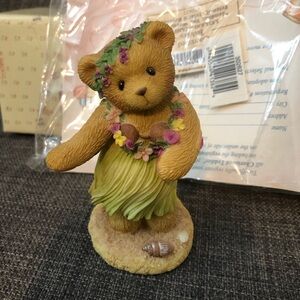 Cherished Teddies Leilani From TAHITI Girl With Grass Skirt Figurine New in Box